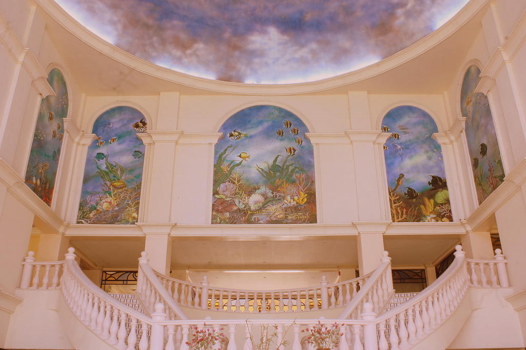 Club Morocco Resort And Country Club Subic Exterior photo