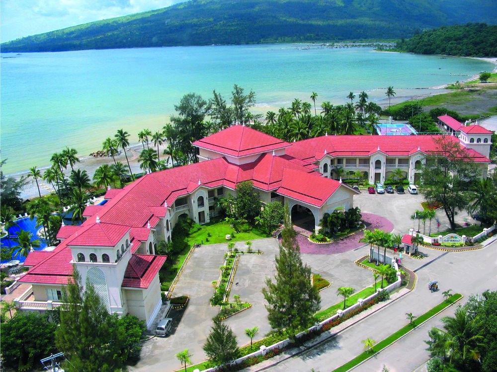 Club Morocco Resort And Country Club Subic Exterior photo