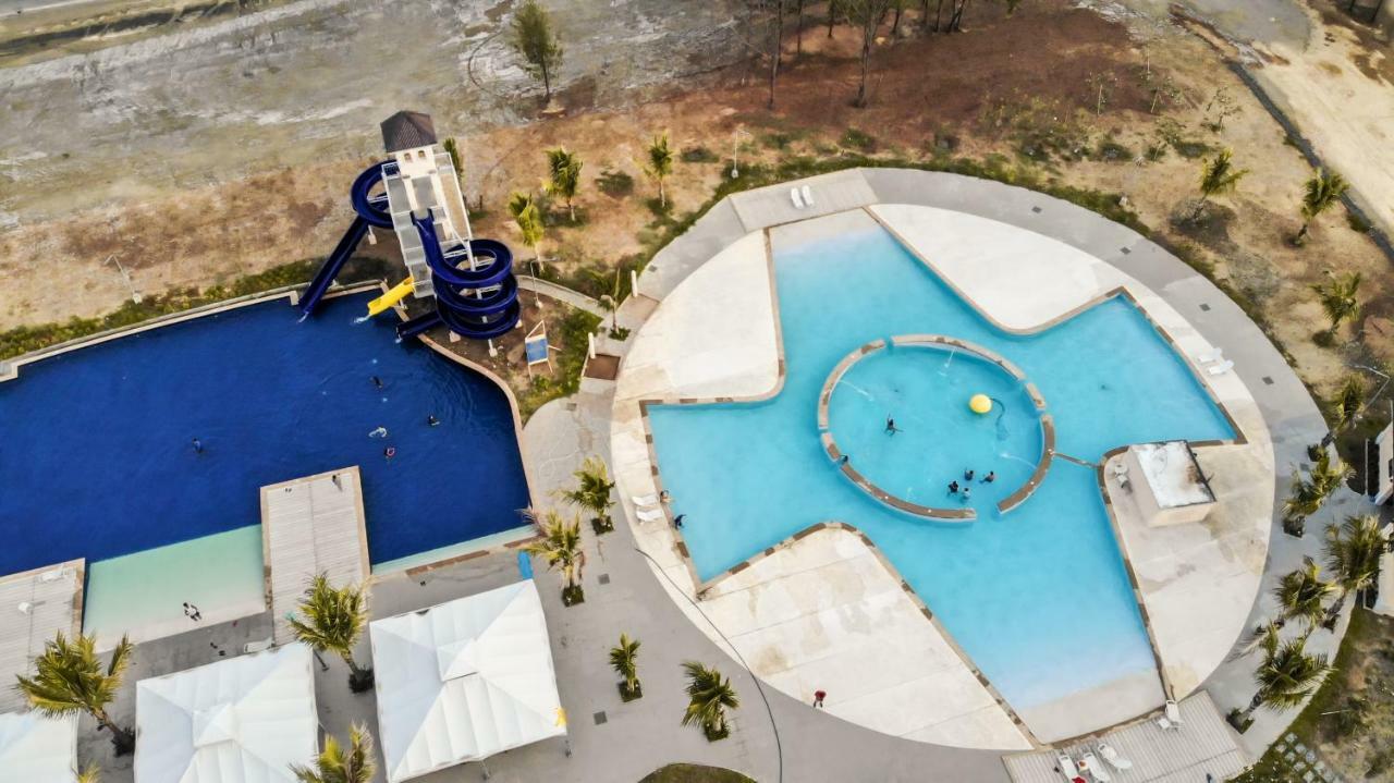 Club Morocco Resort And Country Club Subic Exterior photo